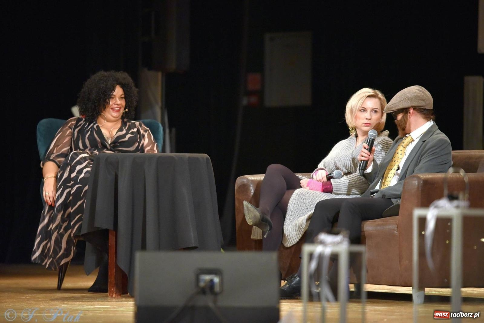 Zdjęcie w galerii na portalu naszraciborz.pl: Oprah Winfrey, Pompa Band, poród i Modlitwa. Gwiazdka Serc na bis! wiadomości z regionu