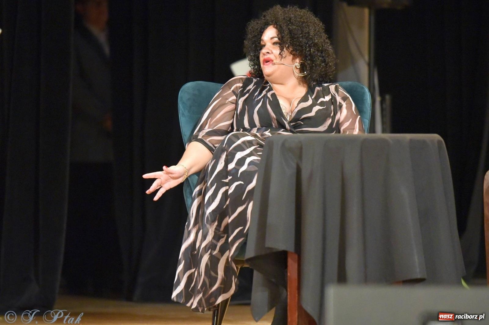 Zdjęcie w galerii na portalu naszraciborz.pl: Oprah Winfrey, Pompa Band, poród i Modlitwa. Gwiazdka Serc na bis! wiadomości z regionu