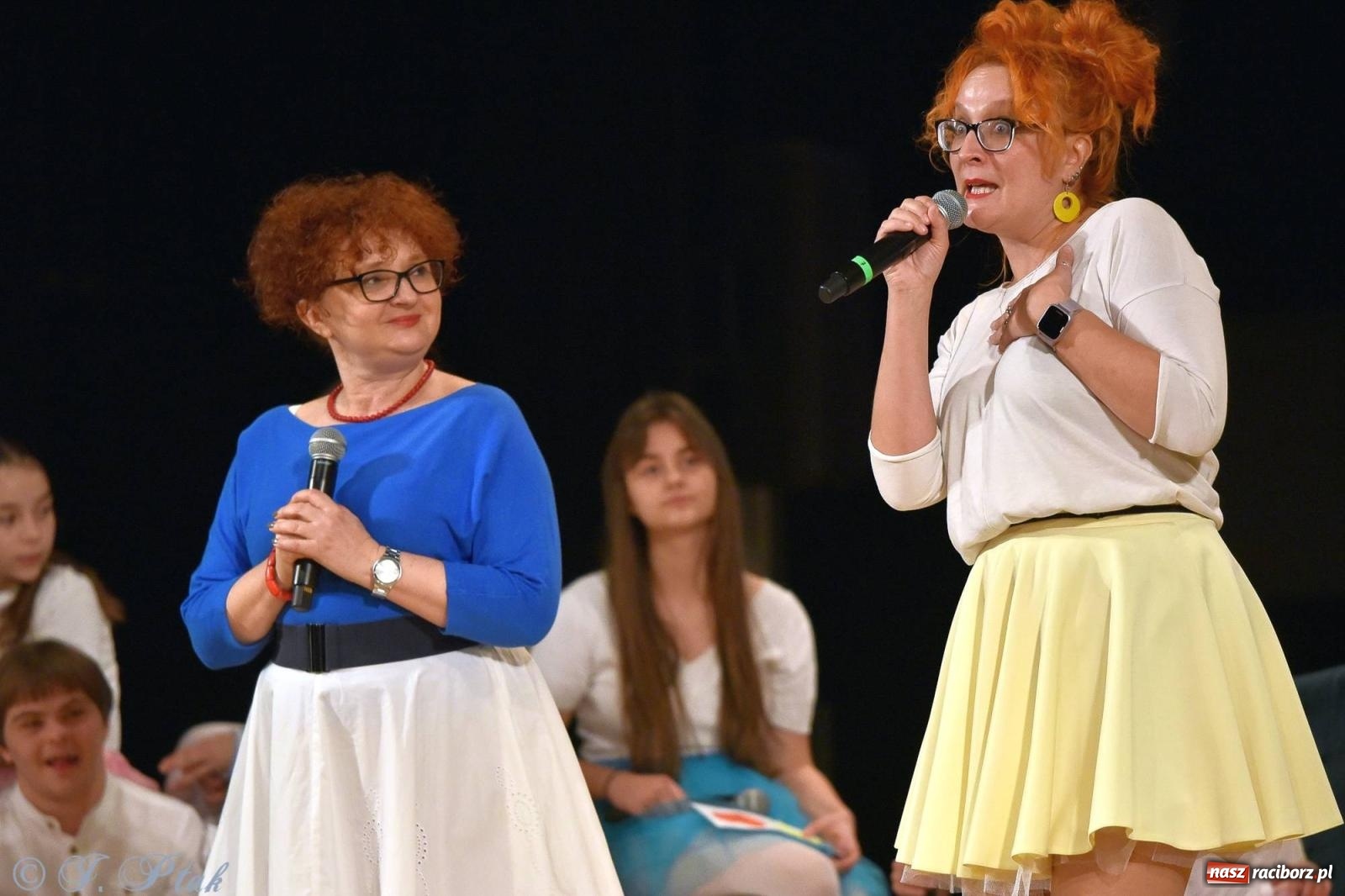 Zdjęcie w galerii na portalu naszraciborz.pl: Oprah Winfrey, Pompa Band, poród i Modlitwa. Gwiazdka Serc na bis! wiadomości z regionu