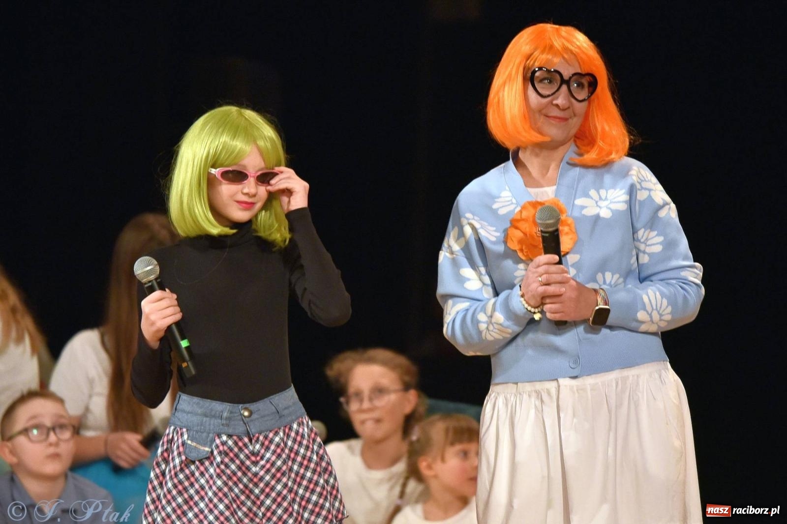 Zdjęcie w galerii na portalu naszraciborz.pl: Oprah Winfrey, Pompa Band, poród i Modlitwa. Gwiazdka Serc na bis! wiadomości z regionu