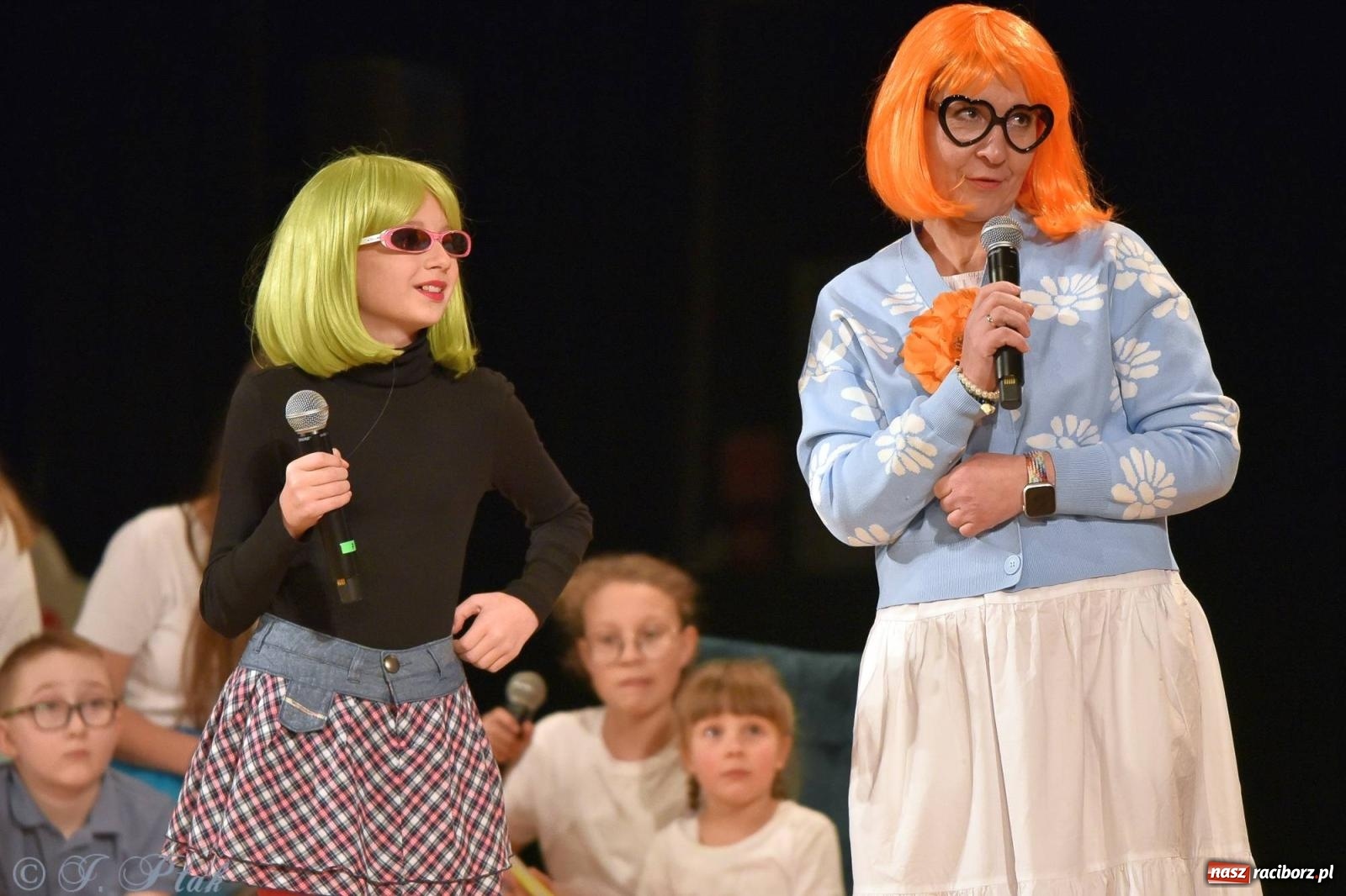 Zdjęcie w galerii na portalu naszraciborz.pl: Oprah Winfrey, Pompa Band, poród i Modlitwa. Gwiazdka Serc na bis! wiadomości z regionu