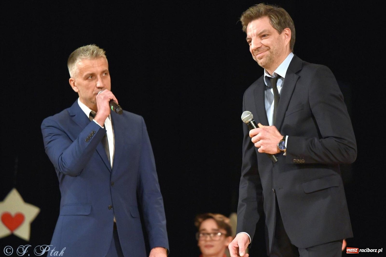 Zdjęcie w galerii na portalu naszraciborz.pl: Oprah Winfrey, Pompa Band, poród i Modlitwa. Gwiazdka Serc na bis! wiadomości z regionu