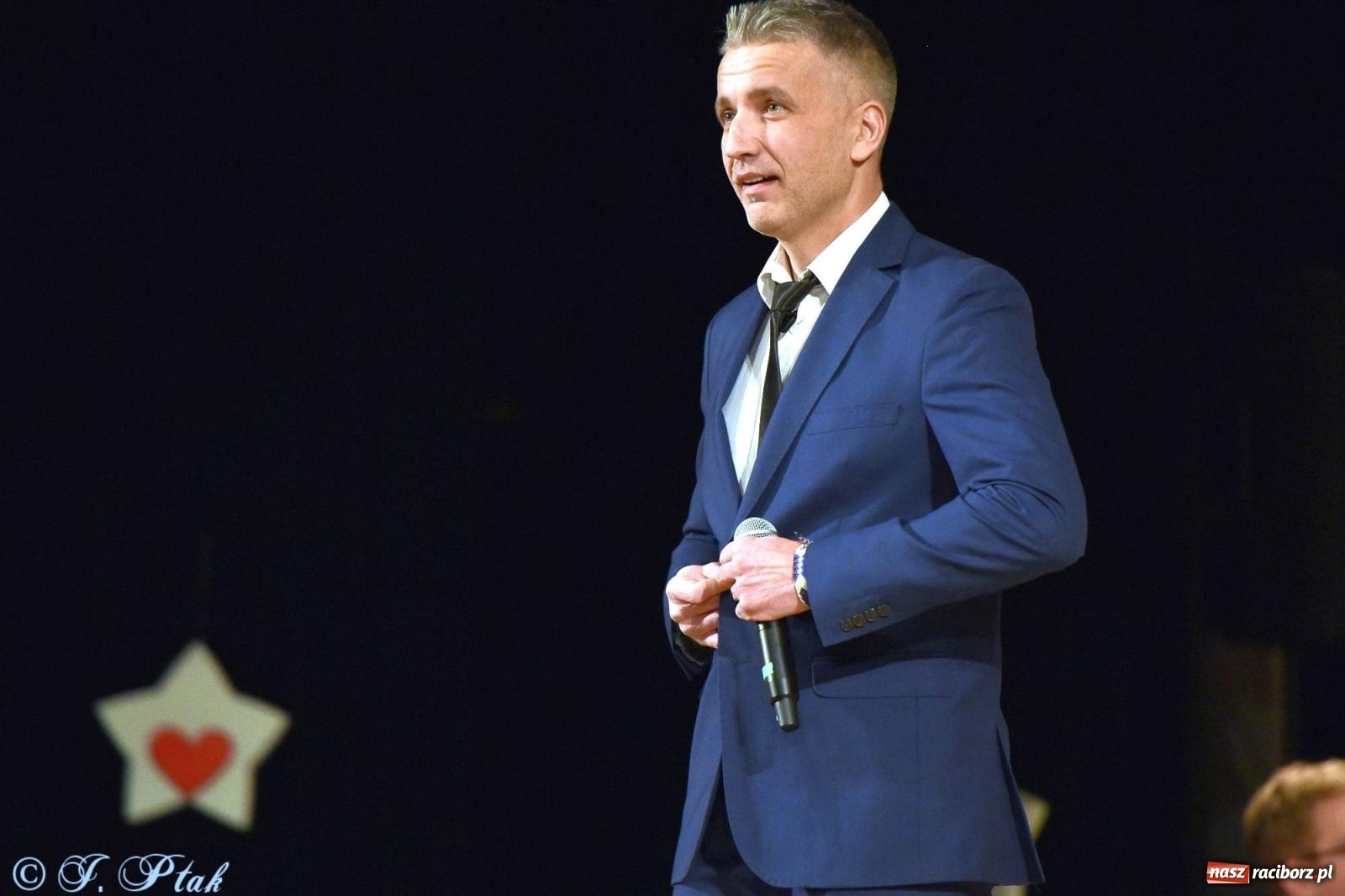 Zdjęcie w galerii na portalu naszraciborz.pl: Oprah Winfrey, Pompa Band, poród i Modlitwa. Gwiazdka Serc na bis! wiadomości z regionu