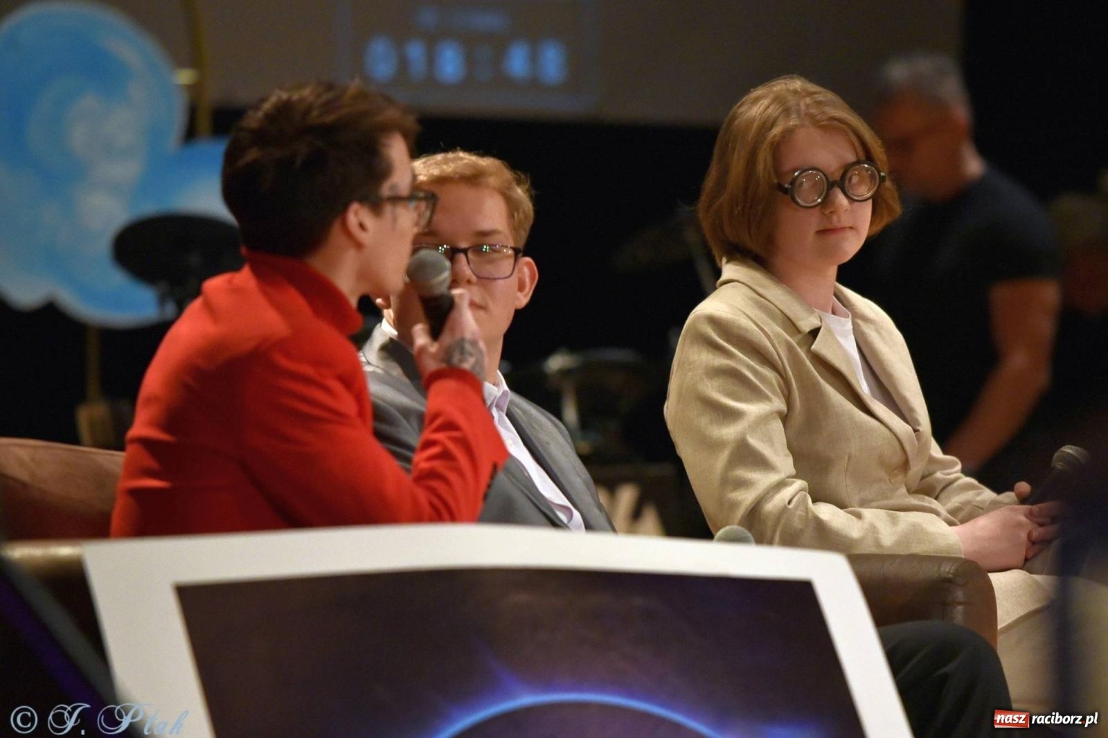 Zdjęcie w galerii na portalu naszraciborz.pl: Oprah Winfrey, Pompa Band, poród i Modlitwa. Gwiazdka Serc na bis! wiadomości z regionu