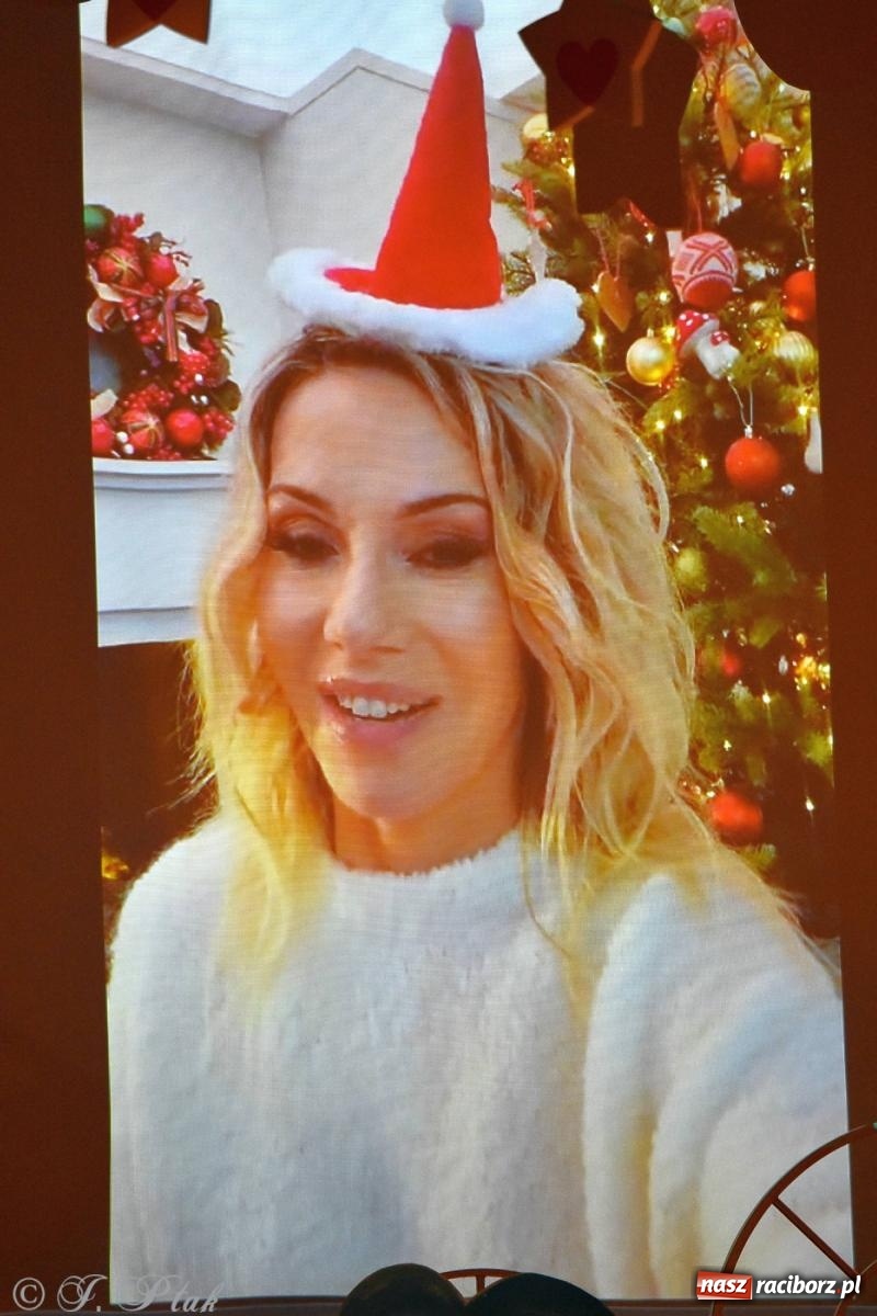 Zdjęcie w galerii na portalu naszraciborz.pl: Oprah Winfrey, Pompa Band, poród i Modlitwa. Gwiazdka Serc na bis! wiadomości z regionu