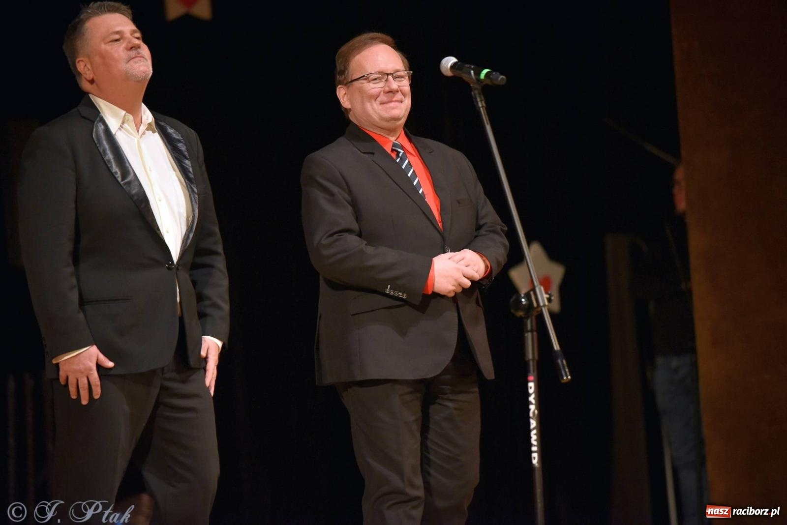 Zdjęcie w galerii na portalu naszraciborz.pl: Oprah Winfrey, Pompa Band, poród i Modlitwa. Gwiazdka Serc na bis! wiadomości z regionu