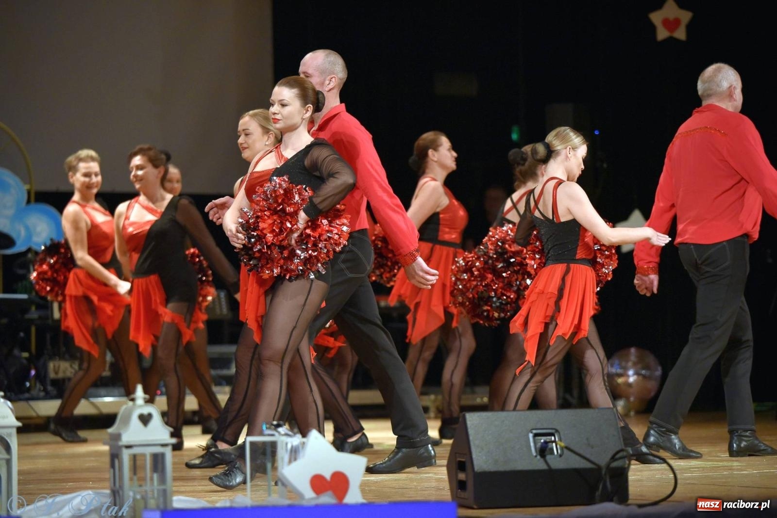 Zdjęcie w galerii na portalu naszraciborz.pl: Oprah Winfrey, Pompa Band, poród i Modlitwa. Gwiazdka Serc na bis! wiadomości z regionu