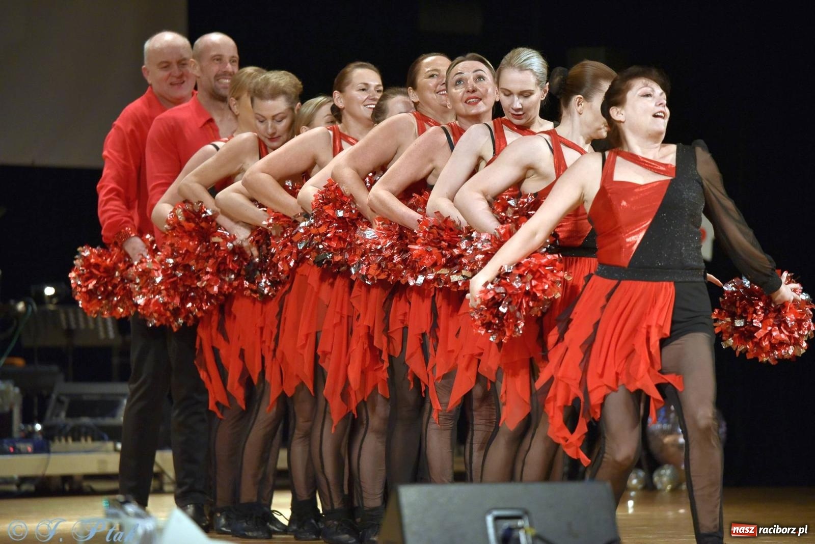 Zdjęcie w galerii na portalu naszraciborz.pl: Oprah Winfrey, Pompa Band, poród i Modlitwa. Gwiazdka Serc na bis! wiadomości z regionu