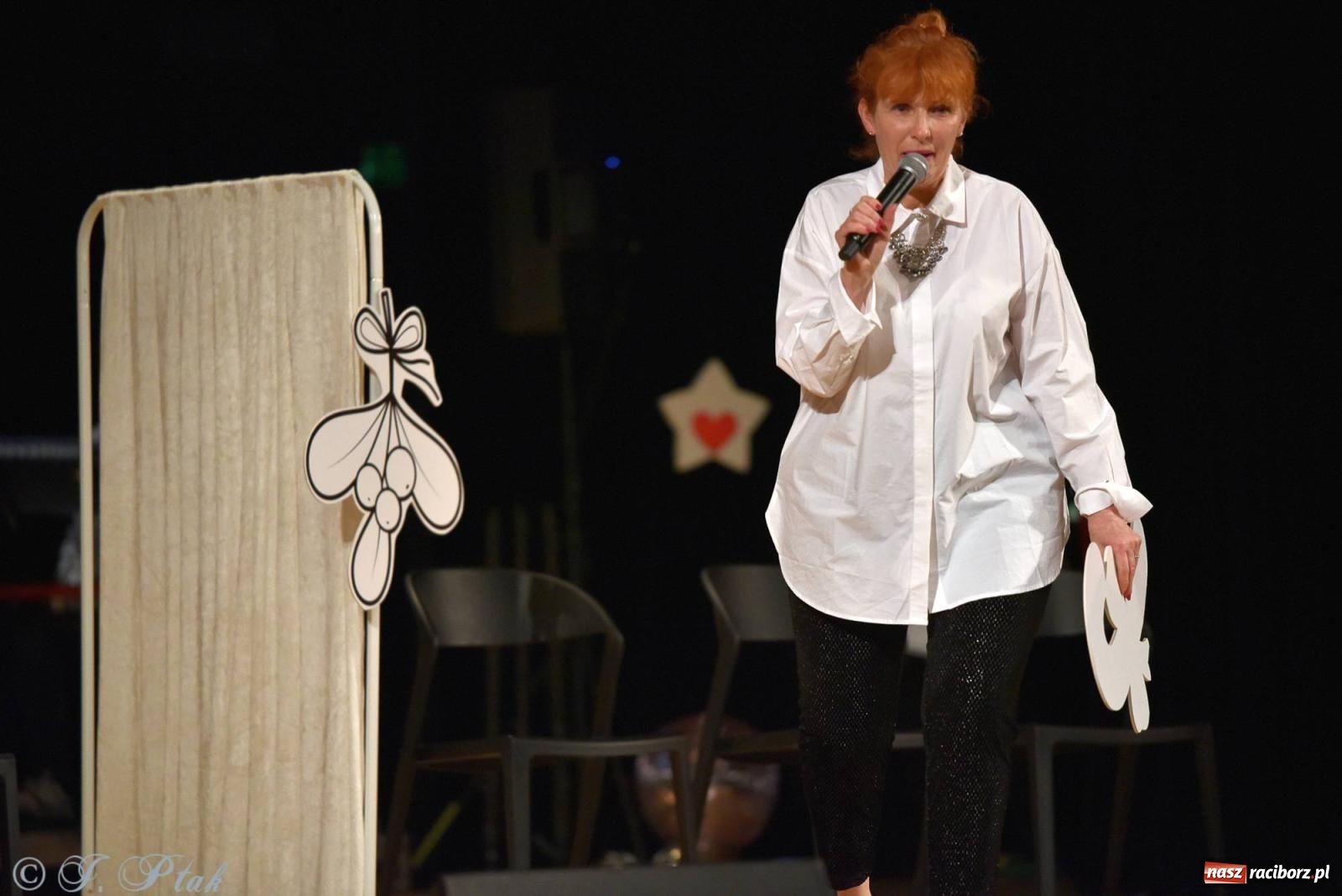 Zdjęcie w galerii na portalu naszraciborz.pl: Oprah Winfrey, Pompa Band, poród i Modlitwa. Gwiazdka Serc na bis! wiadomości z regionu