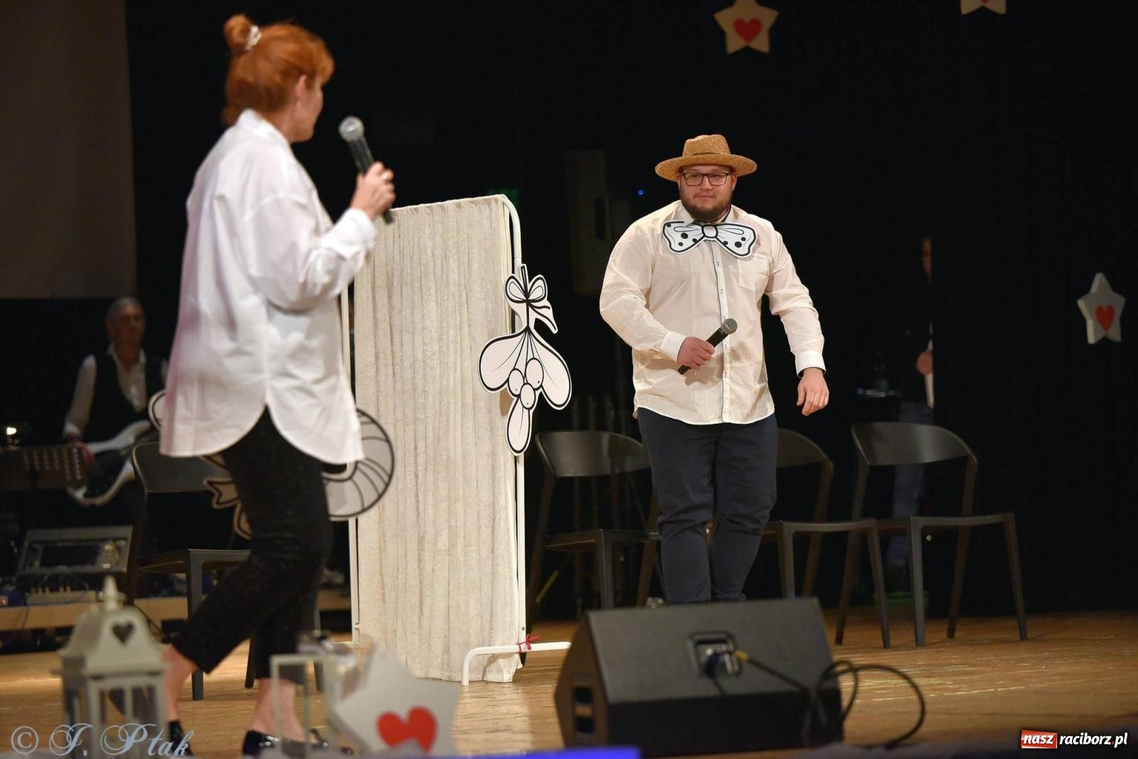 Zdjęcie w galerii na portalu naszraciborz.pl: Oprah Winfrey, Pompa Band, poród i Modlitwa. Gwiazdka Serc na bis! wiadomości z regionu