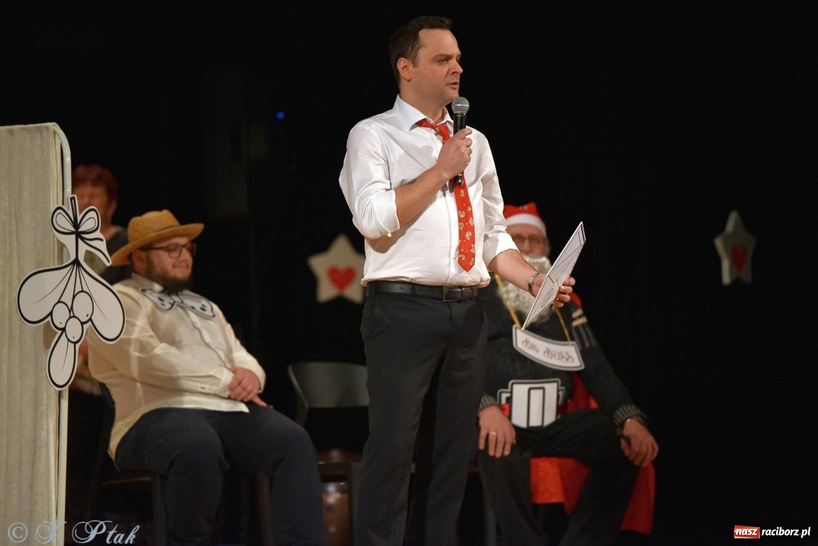 Zdjęcie w galerii na portalu naszraciborz.pl: Oprah Winfrey, Pompa Band, poród i Modlitwa. Gwiazdka Serc na bis! wiadomości z regionu