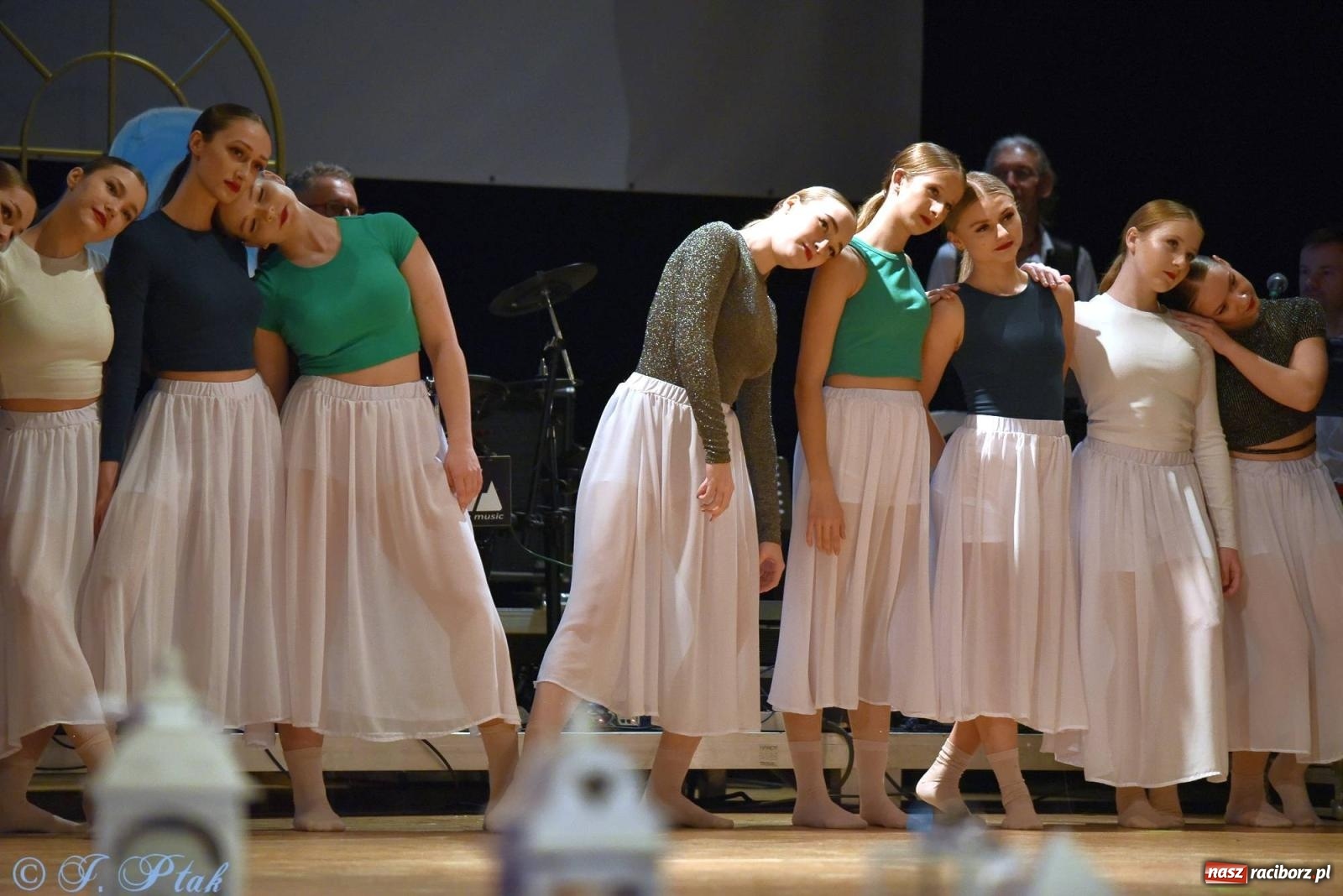 Zdjęcie w galerii na portalu naszraciborz.pl: Oprah Winfrey, Pompa Band, poród i Modlitwa. Gwiazdka Serc na bis! wiadomości z regionu