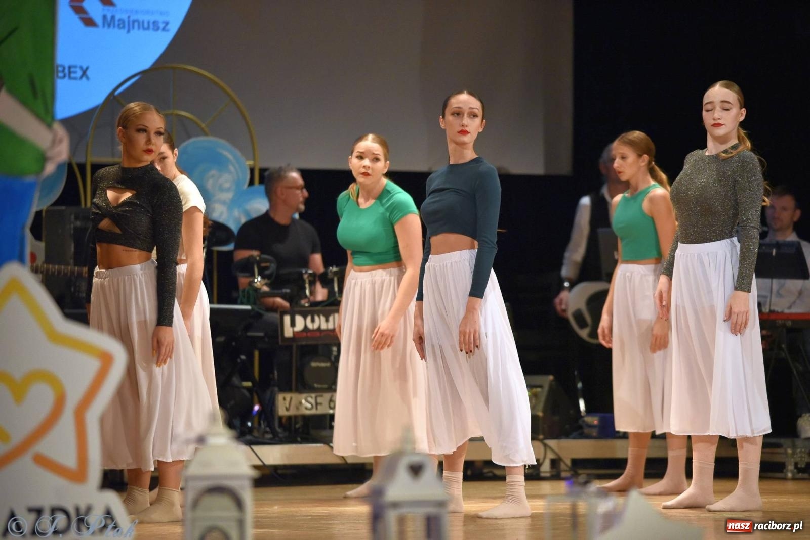 Zdjęcie w galerii na portalu naszraciborz.pl: Oprah Winfrey, Pompa Band, poród i Modlitwa. Gwiazdka Serc na bis! wiadomości z regionu