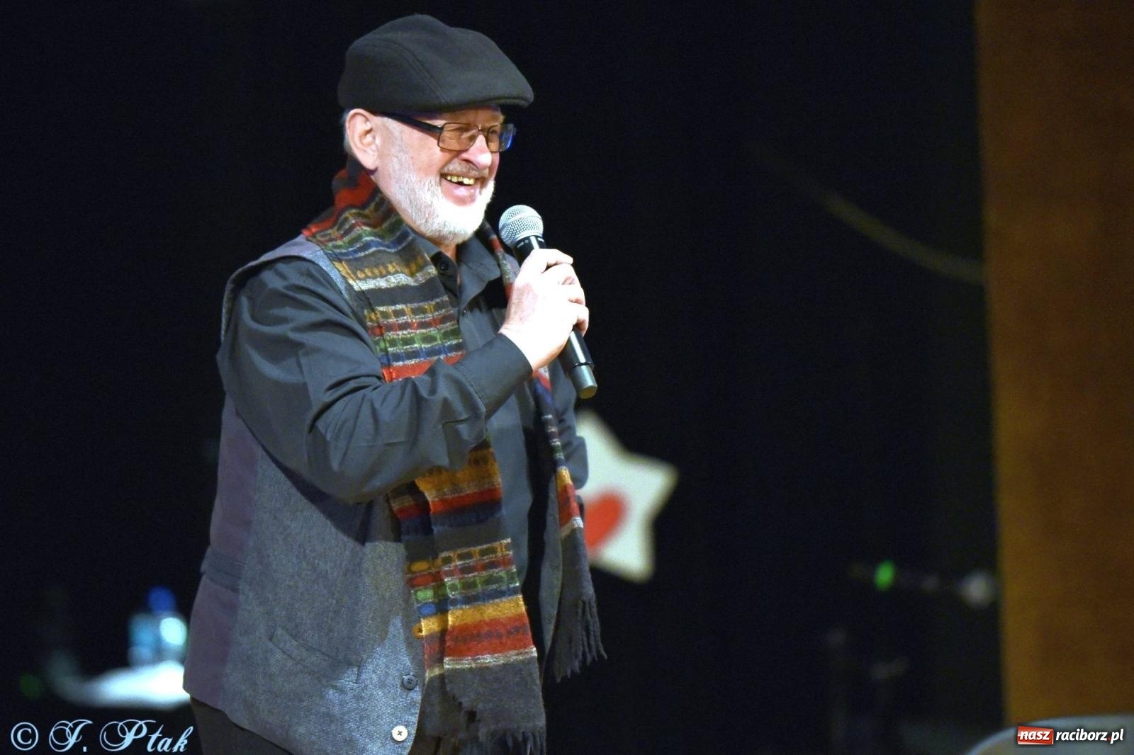 Zdjęcie w galerii na portalu naszraciborz.pl: Oprah Winfrey, Pompa Band, poród i Modlitwa. Gwiazdka Serc na bis! wiadomości z regionu