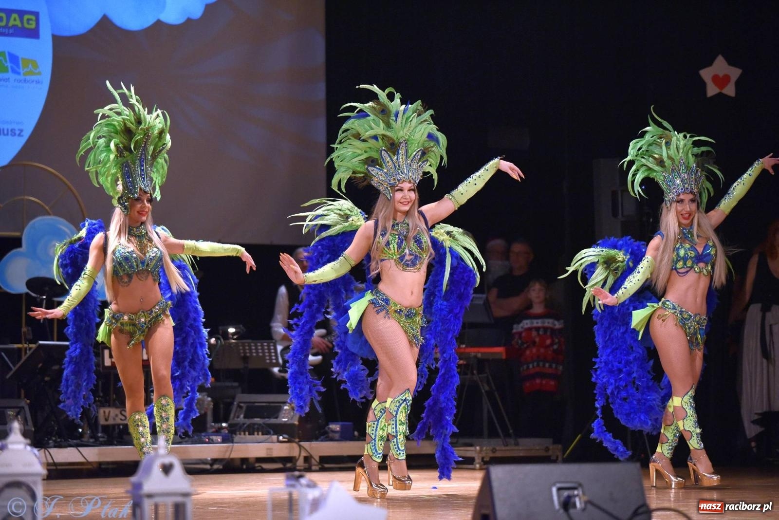 Zdjęcie w galerii na portalu naszraciborz.pl: Oprah Winfrey, Pompa Band, poród i Modlitwa. Gwiazdka Serc na bis! wiadomości z regionu