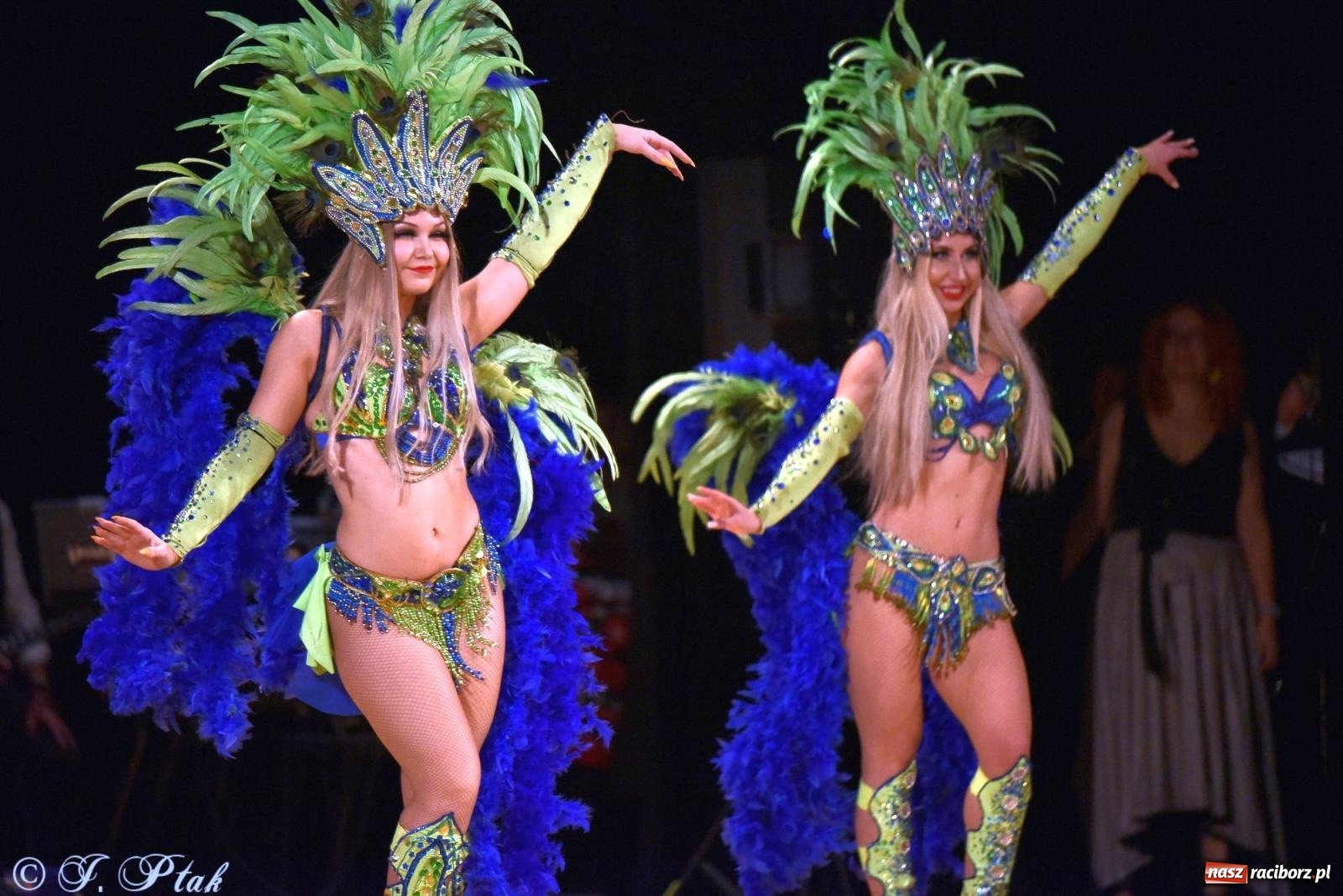 Zdjęcie w galerii na portalu naszraciborz.pl: Oprah Winfrey, Pompa Band, poród i Modlitwa. Gwiazdka Serc na bis! wiadomości z regionu