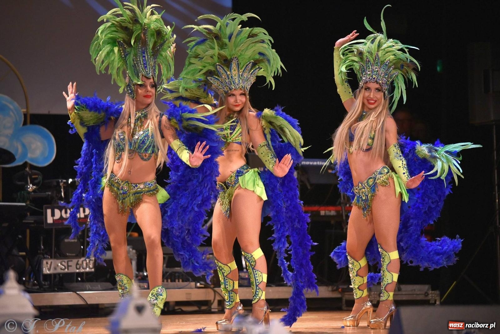 Zdjęcie w galerii na portalu naszraciborz.pl: Oprah Winfrey, Pompa Band, poród i Modlitwa. Gwiazdka Serc na bis! wiadomości z regionu