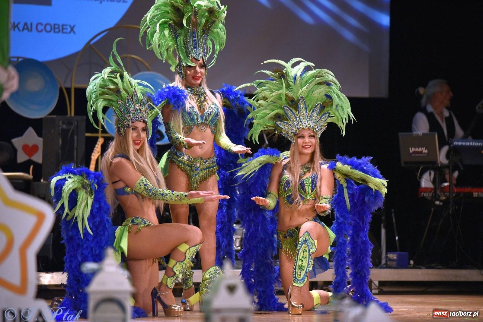 Zdjęcie w galerii na portalu naszraciborz.pl: Oprah Winfrey, Pompa Band, poród i Modlitwa. Gwiazdka Serc na bis! wiadomości z regionu