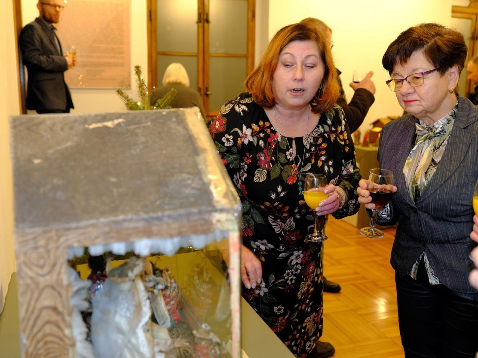 Zdjęcie w galerii na portalu naszraciborz.pl: Górnośląskie betlejki - nowa wystawa w raciborskim Muzeum wiadomości z regionu