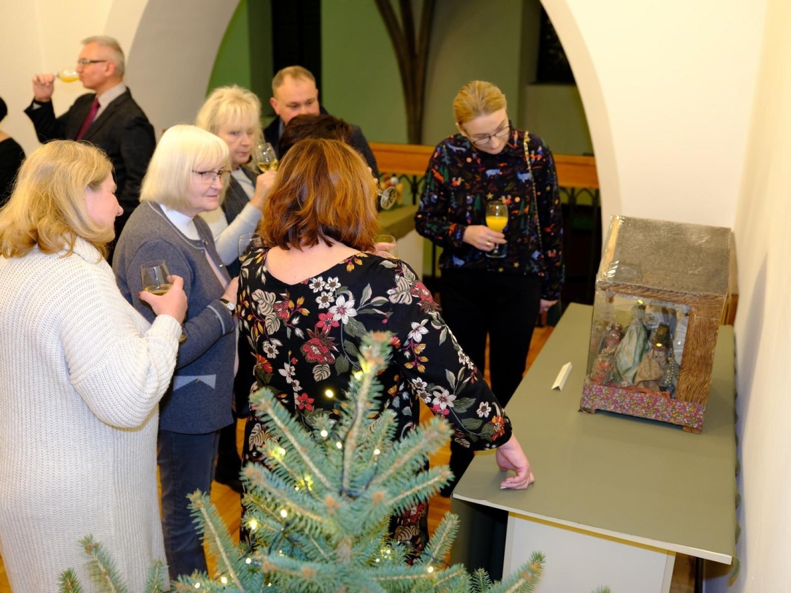 Zdjęcie w galerii na portalu naszraciborz.pl: Górnośląskie betlejki - nowa wystawa w raciborskim Muzeum wiadomości z regionu