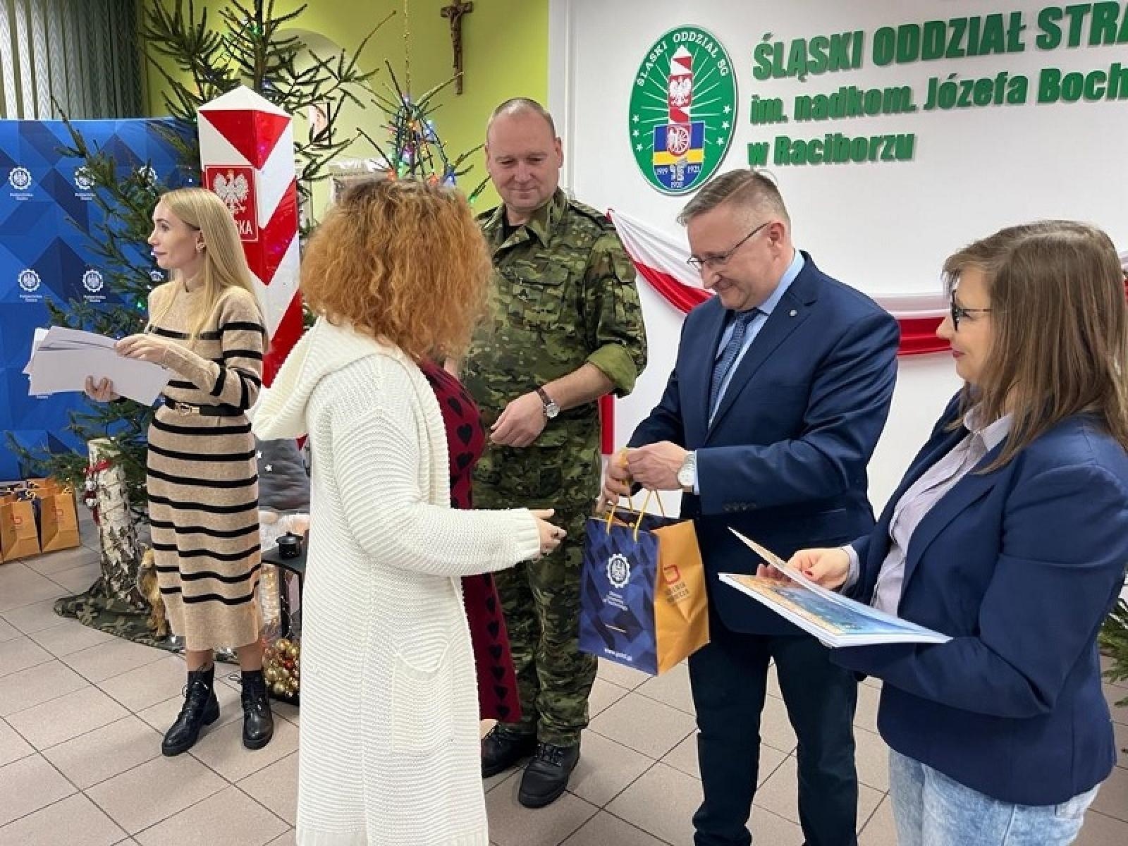 Zdjęcie w galerii na portalu naszraciborz.pl: Utalentowani uczniowie z naszego powiatu wśród laureatów wiadomości z regionu