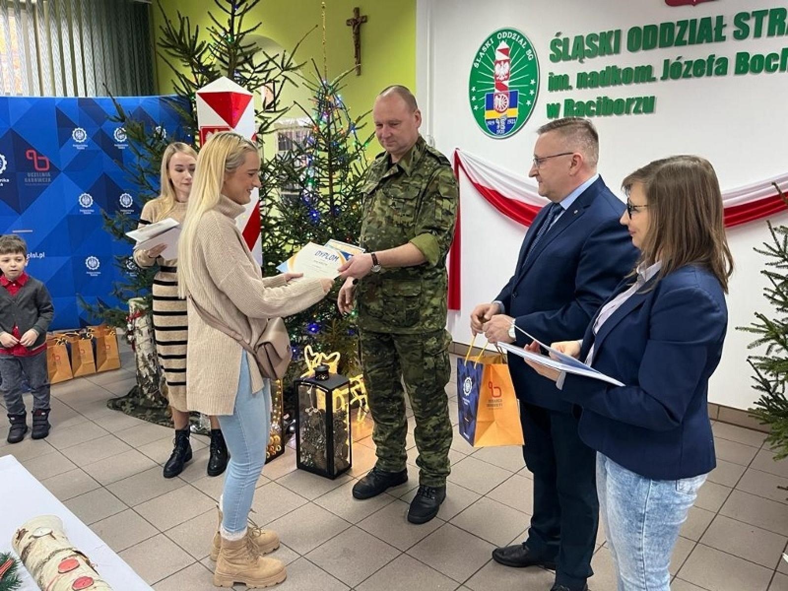 Zdjęcie w galerii na portalu naszraciborz.pl: Utalentowani uczniowie z naszego powiatu wśród laureatów wiadomości z regionu