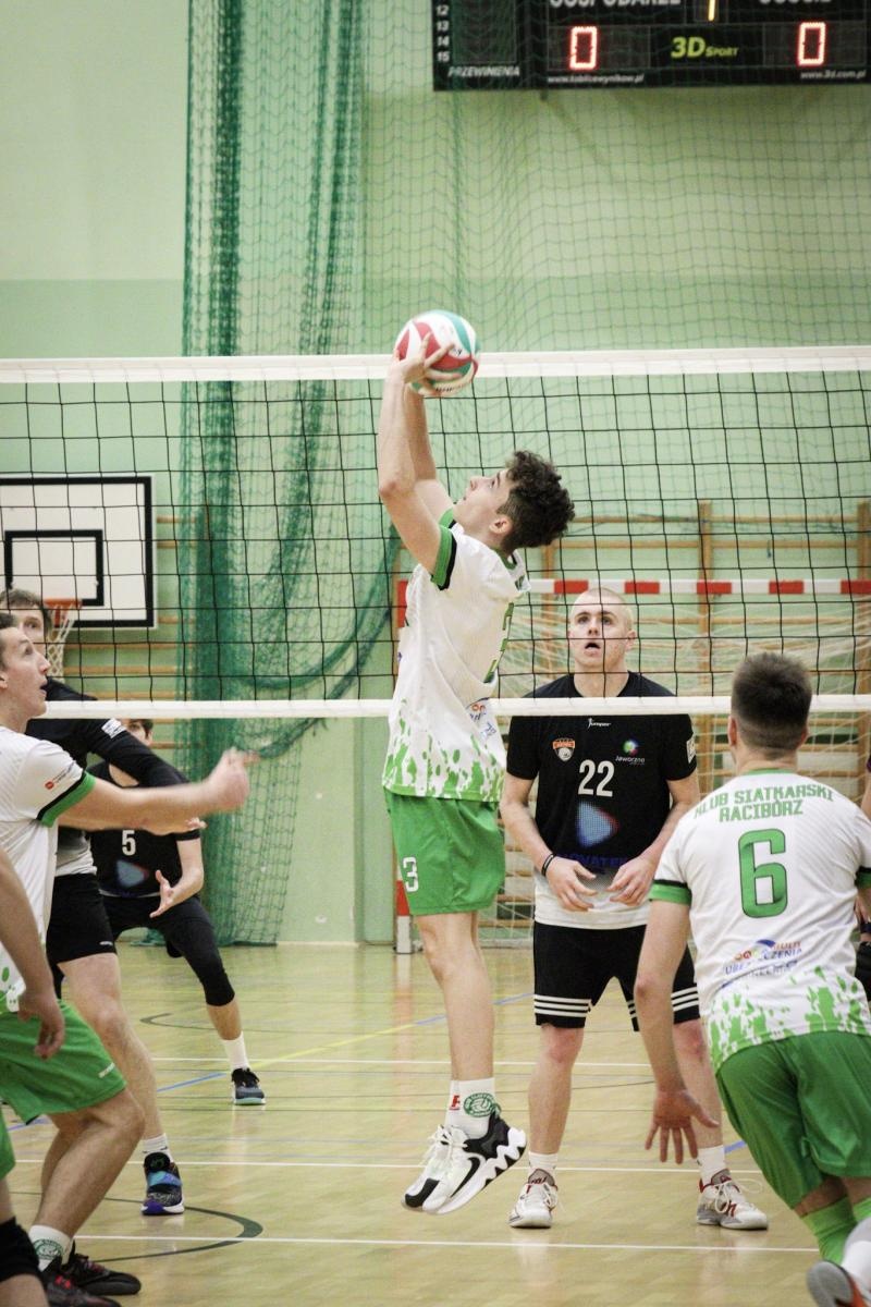 Zdjęcie w galerii na portalu naszraciborz.pl: Osłabieni, ale zwycięscy. Komplet punktów KS Racibórz [FOTO] wiadomości z regionu