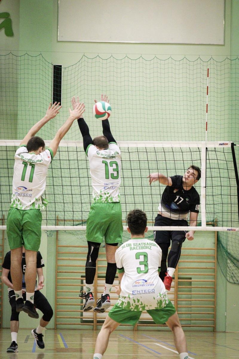 Zdjęcie w galerii na portalu naszraciborz.pl: Osłabieni, ale zwycięscy. Komplet punktów KS Racibórz [FOTO] wiadomości z regionu