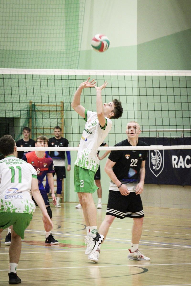Zdjęcie w galerii na portalu naszraciborz.pl: Osłabieni, ale zwycięscy. Komplet punktów KS Racibórz [FOTO] wiadomości z regionu