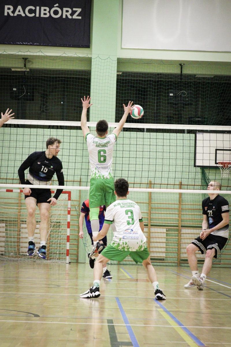 Zdjęcie w galerii na portalu naszraciborz.pl: Osłabieni, ale zwycięscy. Komplet punktów KS Racibórz [FOTO] wiadomości z regionu