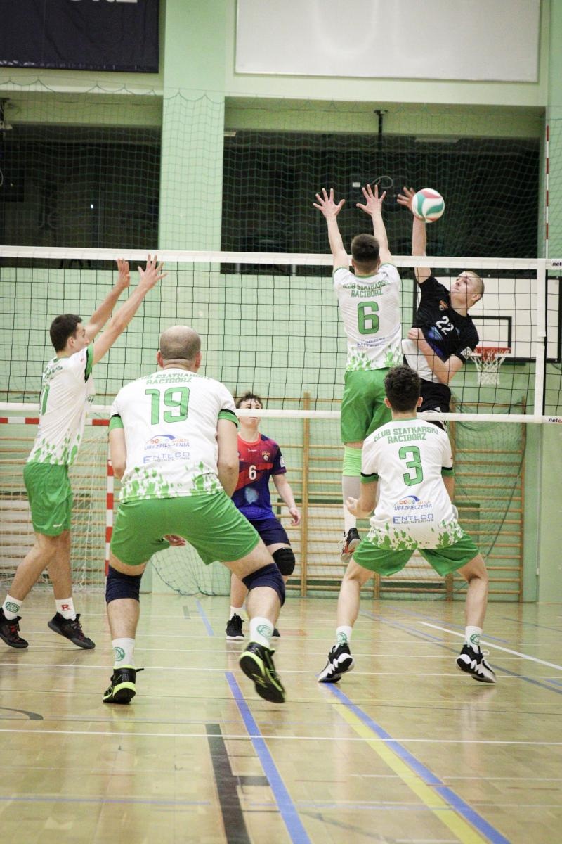 Zdjęcie w galerii na portalu naszraciborz.pl: Osłabieni, ale zwycięscy. Komplet punktów KS Racibórz [FOTO] wiadomości z regionu