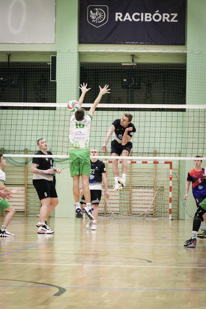 Zdjęcie w galerii na portalu naszraciborz.pl: Osłabieni, ale zwycięscy. Komplet punktów KS Racibórz [FOTO] wiadomości z regionu
