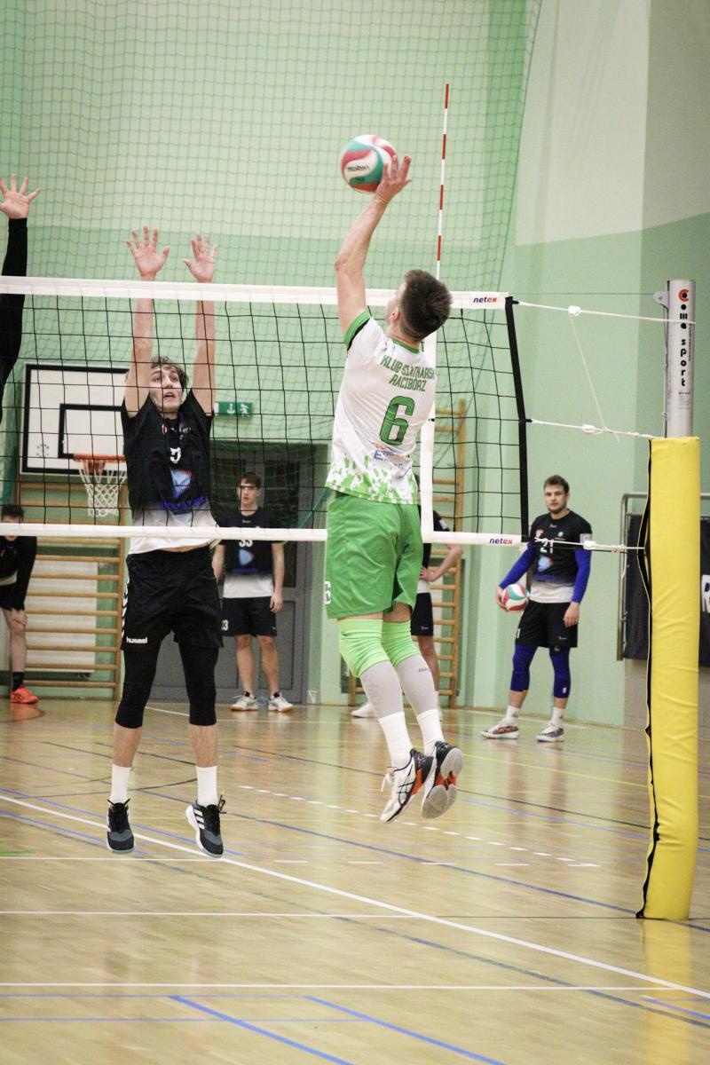 Zdjęcie w galerii na portalu naszraciborz.pl: Osłabieni, ale zwycięscy. Komplet punktów KS Racibórz [FOTO] wiadomości z regionu