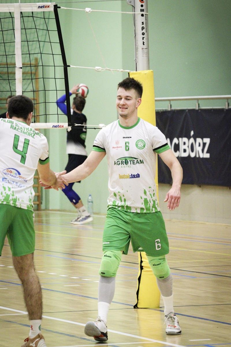 Zdjęcie w galerii na portalu naszraciborz.pl: Osłabieni, ale zwycięscy. Komplet punktów KS Racibórz [FOTO] wiadomości z regionu