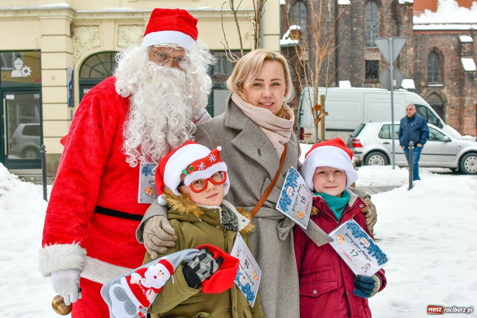 Zdjęcie w galerii na portalu naszraciborz.pl: Raciborski spacer ze św. Mikołajem [FOTO i WIDEO] wiadomości z regionu