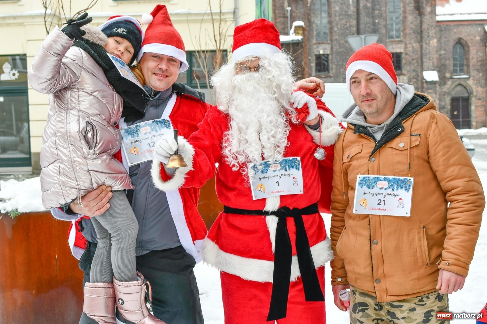 Zdjęcie w galerii na portalu naszraciborz.pl: Raciborski spacer ze św. Mikołajem [FOTO i WIDEO] wiadomości z regionu