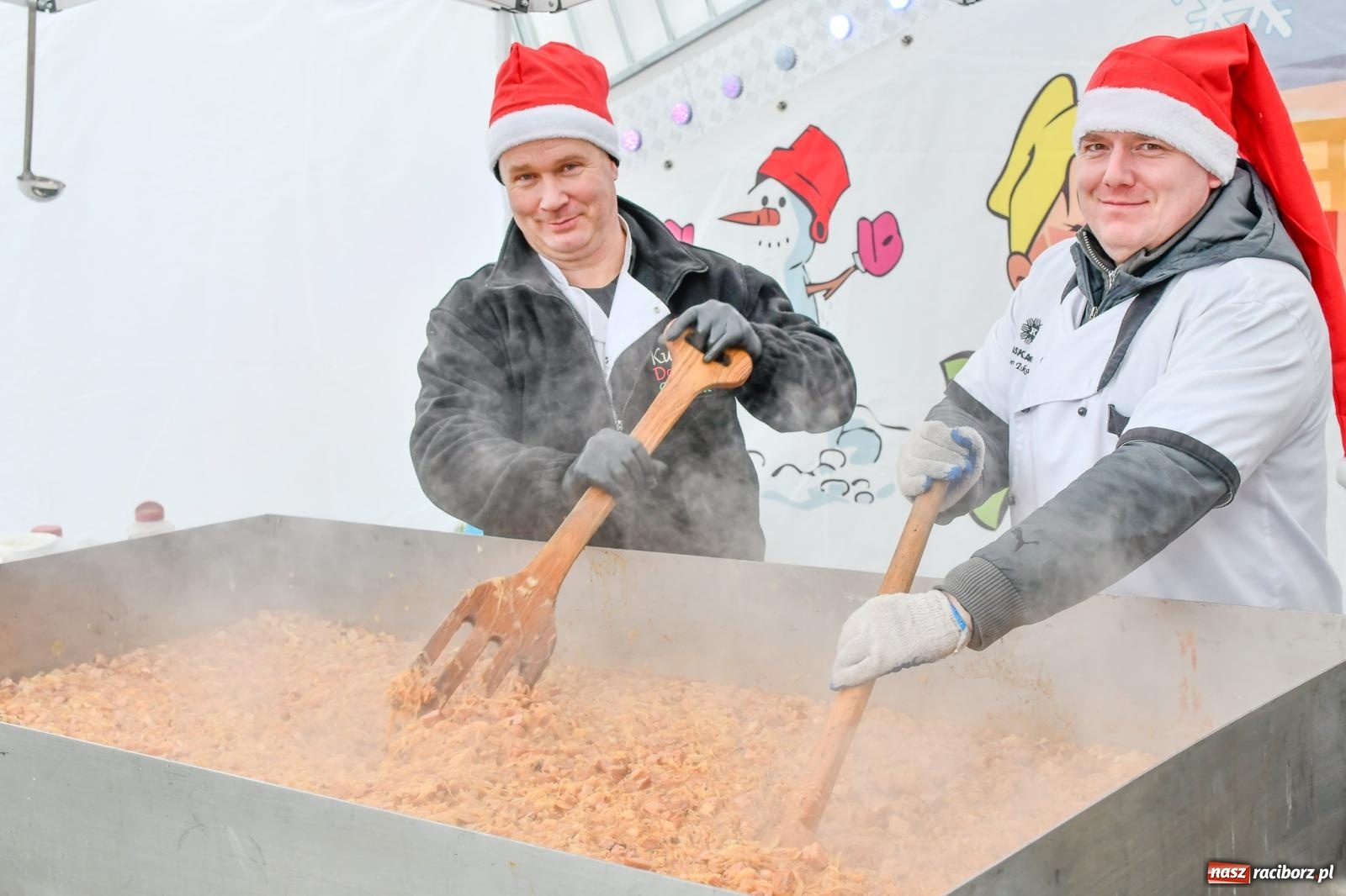 Zdjęcie w galerii na portalu naszraciborz.pl: Raciborski spacer ze św. Mikołajem [FOTO i WIDEO] wiadomości z regionu