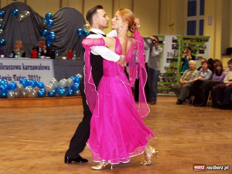 Zdjęcie w galerii na portalu naszraciborz.pl: Rewia tańca w Ekonomiku wiadomości z regionu