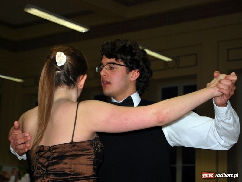 Zdjęcie w galerii na portalu naszraciborz.pl: Rewia tańca w Ekonomiku wiadomości z regionu