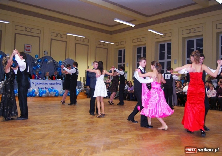 Zdjęcie w galerii na portalu naszraciborz.pl: Rewia tańca w Ekonomiku wiadomości z regionu