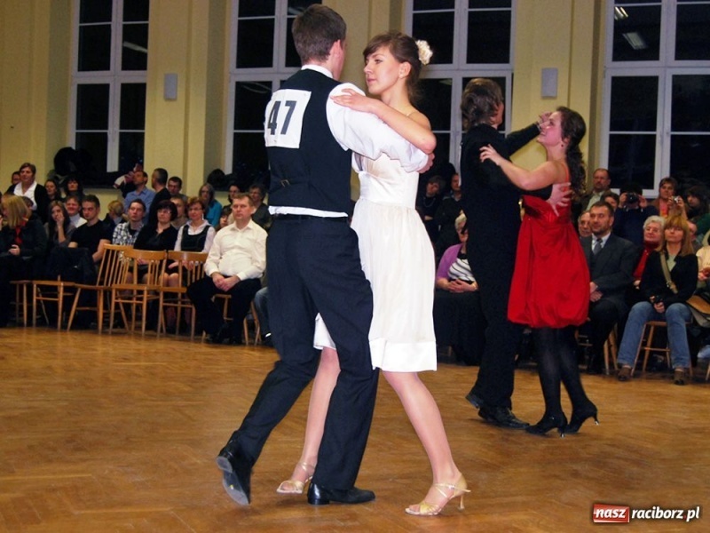 Zdjęcie w galerii na portalu naszraciborz.pl: Rewia tańca w Ekonomiku wiadomości z regionu