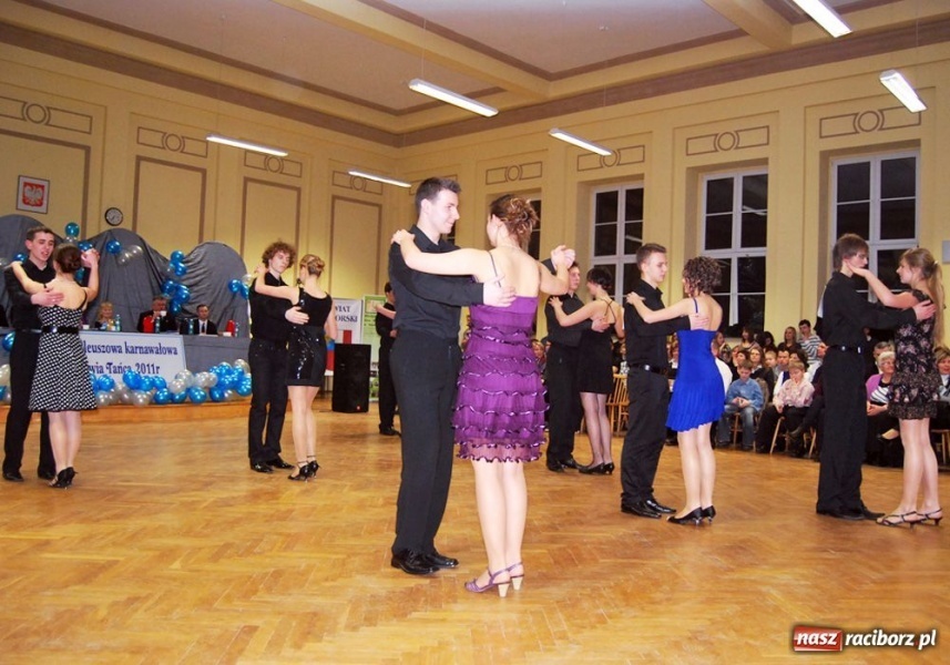 Zdjęcie w galerii na portalu naszraciborz.pl: Rewia tańca w Ekonomiku wiadomości z regionu