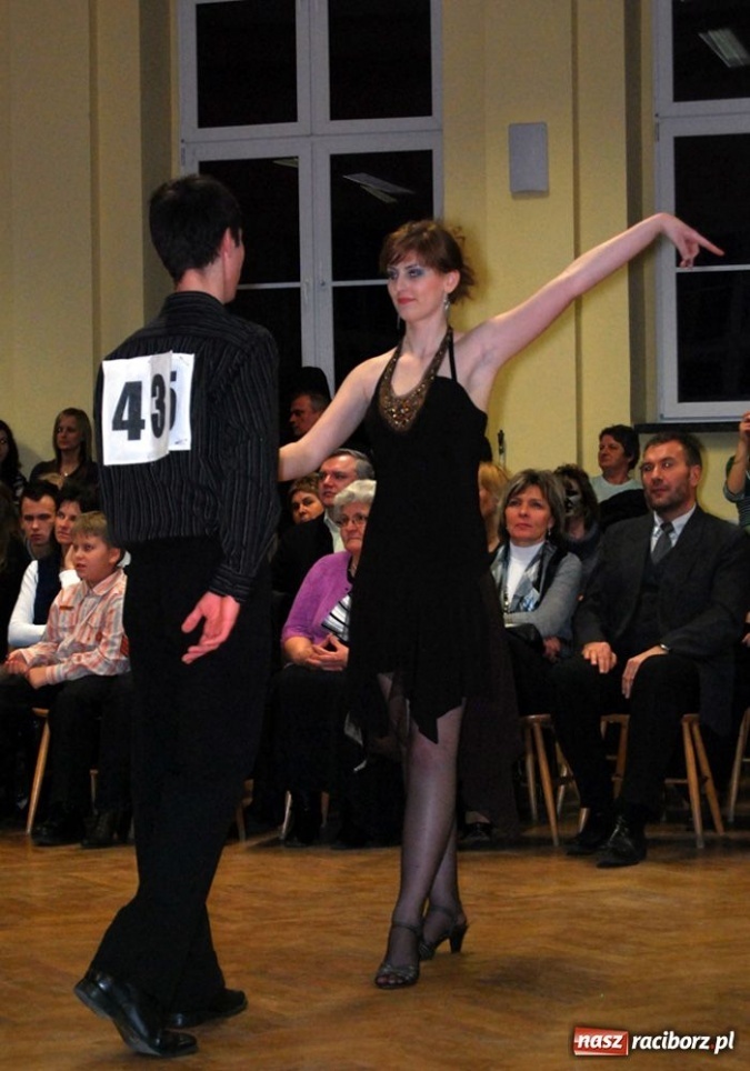 Zdjęcie w galerii na portalu naszraciborz.pl: Rewia tańca w Ekonomiku wiadomości z regionu