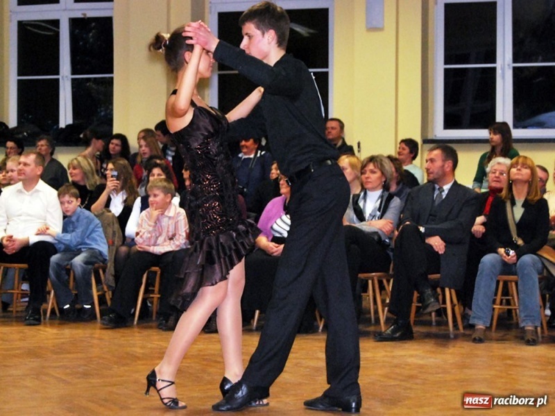 Zdjęcie w galerii na portalu naszraciborz.pl: Rewia tańca w Ekonomiku wiadomości z regionu