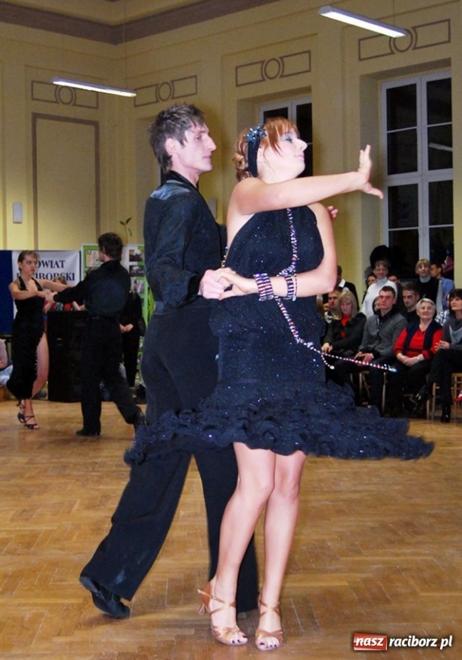 Zdjęcie w galerii na portalu naszraciborz.pl: Rewia tańca w Ekonomiku wiadomości z regionu