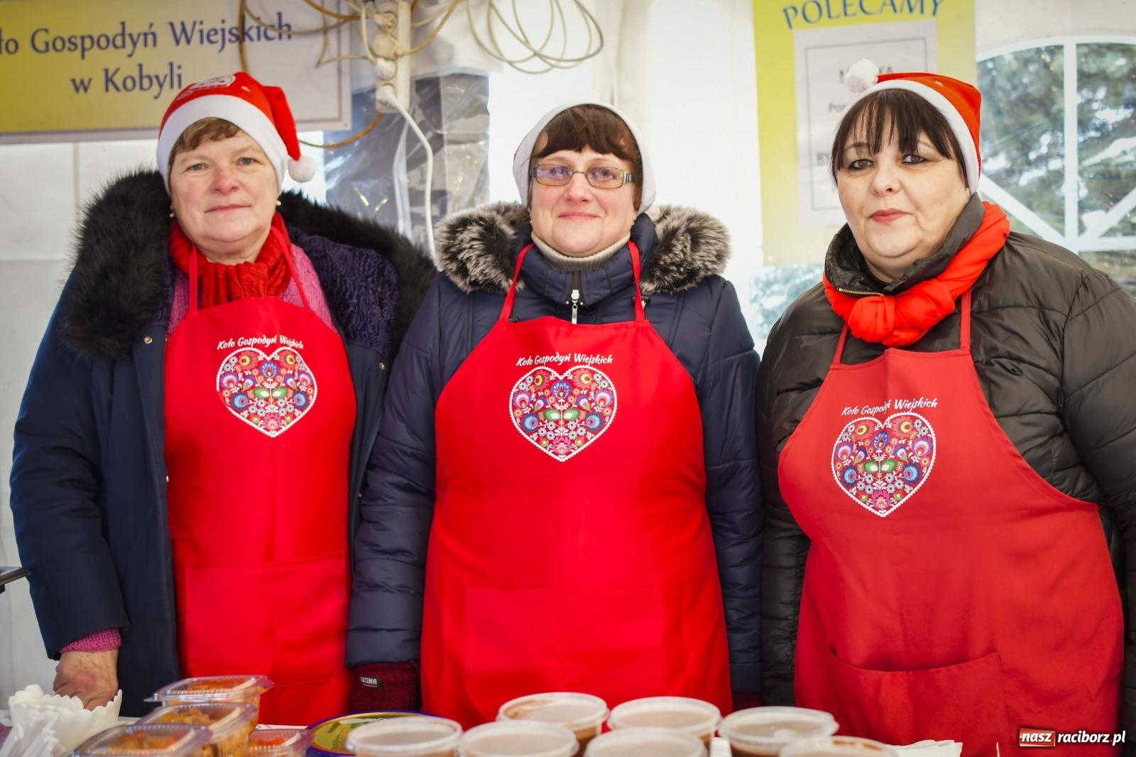 Zdjęcie w galerii na portalu naszraciborz.pl: Przysmaki, ozdoby i świąteczna nuta. Kiermasz w Kornowacu [FOTO i WIDEO] wiadomości z regionu