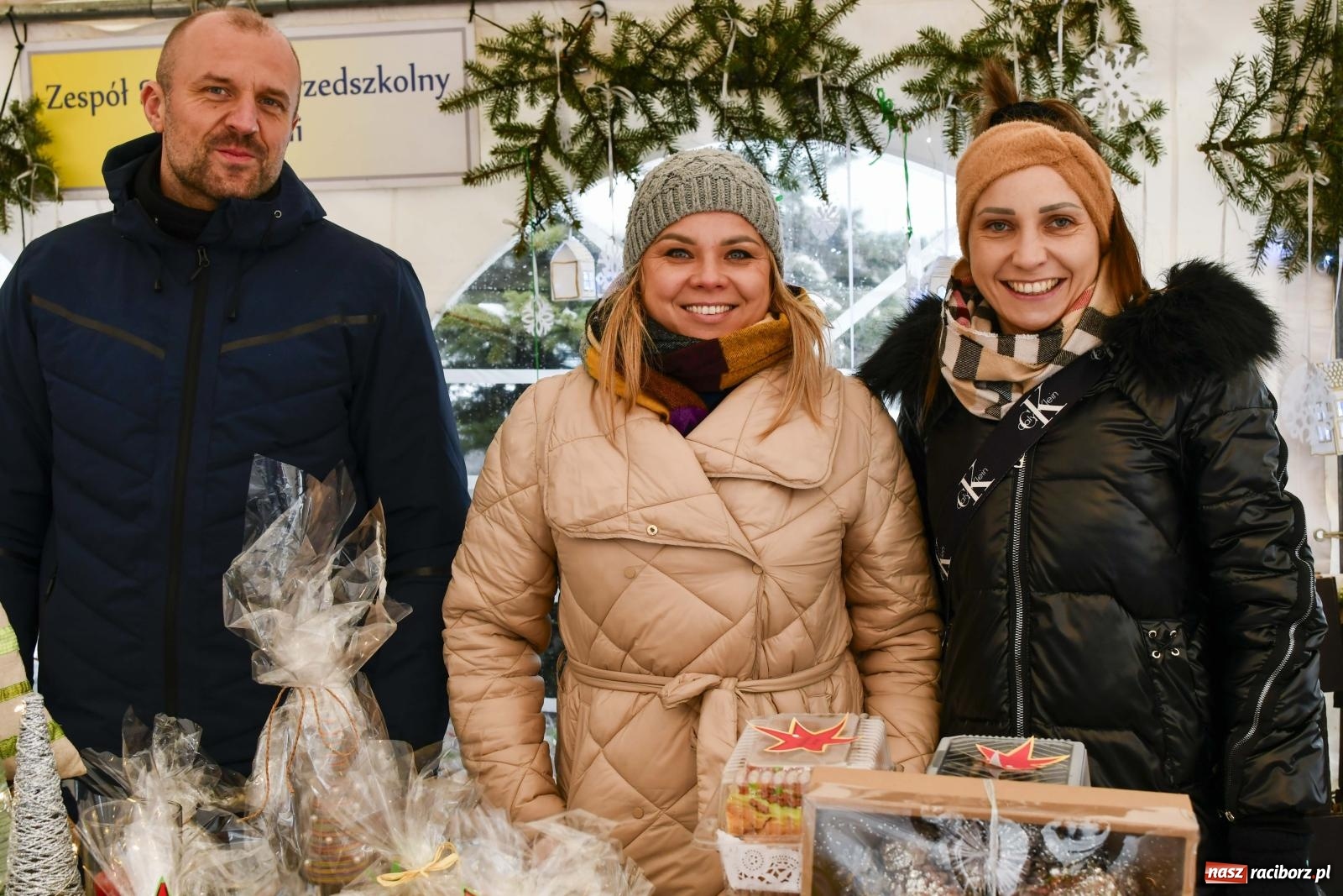 Zdjęcie w galerii na portalu naszraciborz.pl: Przysmaki, ozdoby i świąteczna nuta. Kiermasz w Kornowacu [FOTO i WIDEO] wiadomości z regionu