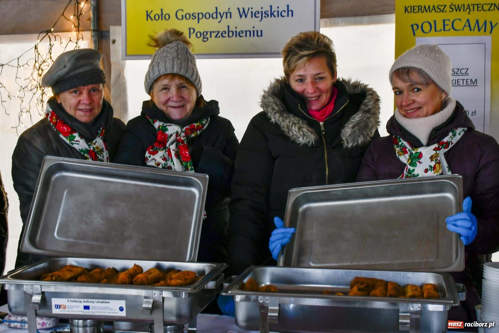 Zdjęcie w galerii na portalu naszraciborz.pl: Przysmaki, ozdoby i świąteczna nuta. Kiermasz w Kornowacu [FOTO i WIDEO] wiadomości z regionu