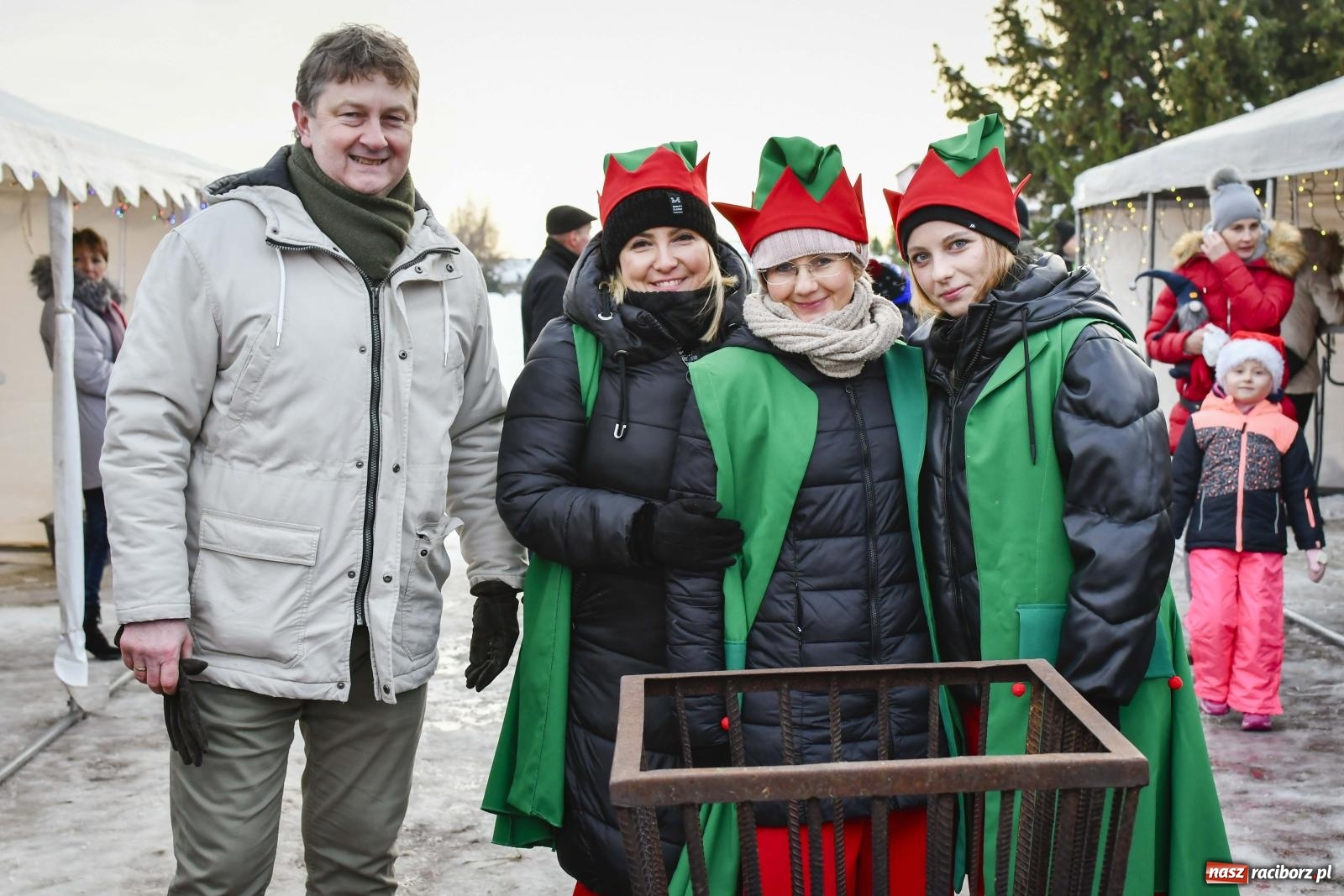 Zdjęcie w galerii na portalu naszraciborz.pl: Przysmaki, ozdoby i świąteczna nuta. Kiermasz w Kornowacu [FOTO i WIDEO] wiadomości z regionu
