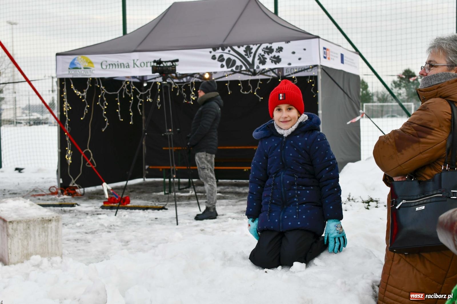 Zdjęcie w galerii na portalu naszraciborz.pl: Przysmaki, ozdoby i świąteczna nuta. Kiermasz w Kornowacu [FOTO i WIDEO] wiadomości z regionu